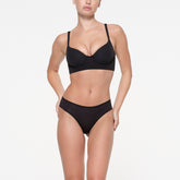 FITS EVERYBODY FULL COVERAGE BACK SMOOTHER BRA | ONYX ON A MODEL FRONT VIEW