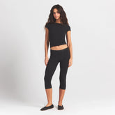 LOGO POINTELLE CAPRI | SOOT ON A MODEL FRONT VIEW @ | FOCUS: 0.0, 1.0, 0.9