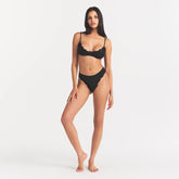 FITS EVERYBODY LACE SCOOP BRALETTE | ONYX ON A MODEL BACK VIEW @ | FOCUS: 0.0, 1.0, 0.9