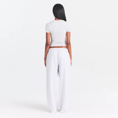 COTTON FLEECE OVERSIZED STRAIGHT LEG PANT | LIGHT HEATHER GREY ON A MODEL FRONT VIEW @ | FOCUS: 0.0, 1.0, 0.9