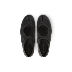 NikeSKIMS FOOTWEAR MESH RIFT | BLACK FLAT ON A WHITE BACKGROUND | @ | FOCUS: 0.0, 1.0, 0.9