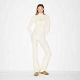 OUTDOOR FLEECE PANT | ECRU ON A MODEL FRONT VIEW @ | FOCUS: 0.0, 1.0, 0.9