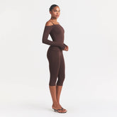 SMOOTH LAYERS OFF THE SHOULDER TOP | COCOA ON A MODEL FRONT VIEW @ | FOCUS: 0.0, 1.0, 0.9