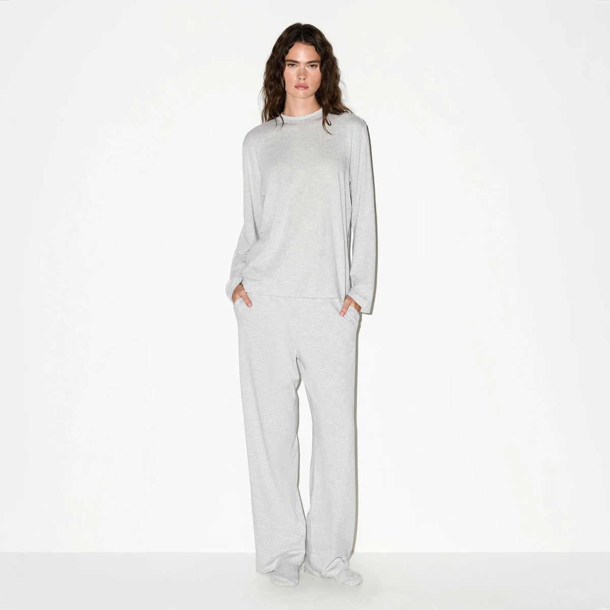 BOYFRIEND LONG SLEEVE T-SHIRT | LIGHT HEATHER GREY ON A MODEL FRONT VIEW @ | FOCUS: 0.0, 1.0, 0.9