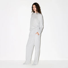 BOYFRIEND LONG SLEEVE T-SHIRT | LIGHT HEATHER GREY ON A MODEL FRONT VIEW @ | FOCUS: 0.0, 1.0, 0.9