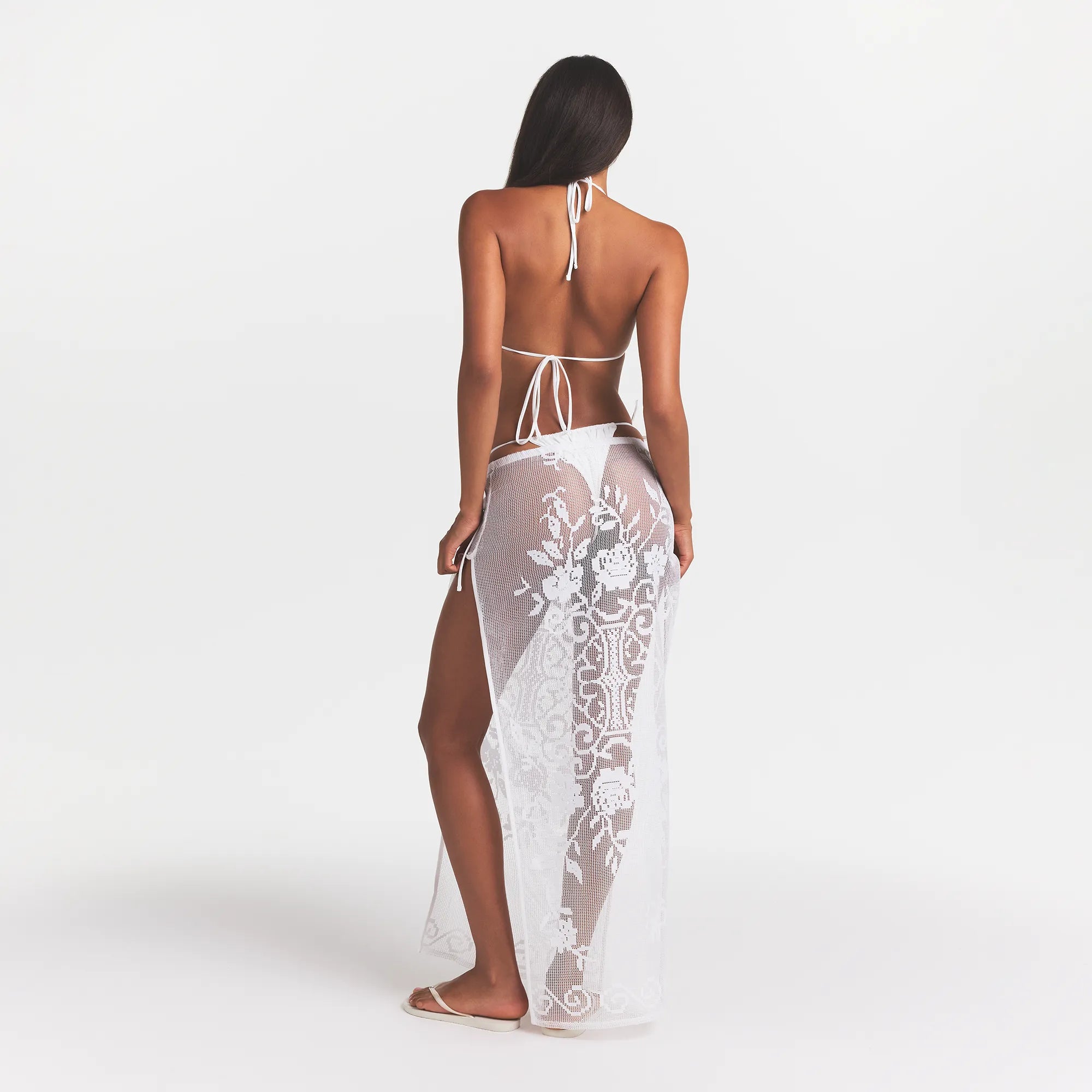 LACE COVER-UPS LONG SKIRT | SNOW ON A MODEL BACK VIEW @ | FOCUS: 0.0, 1.0, 0.9