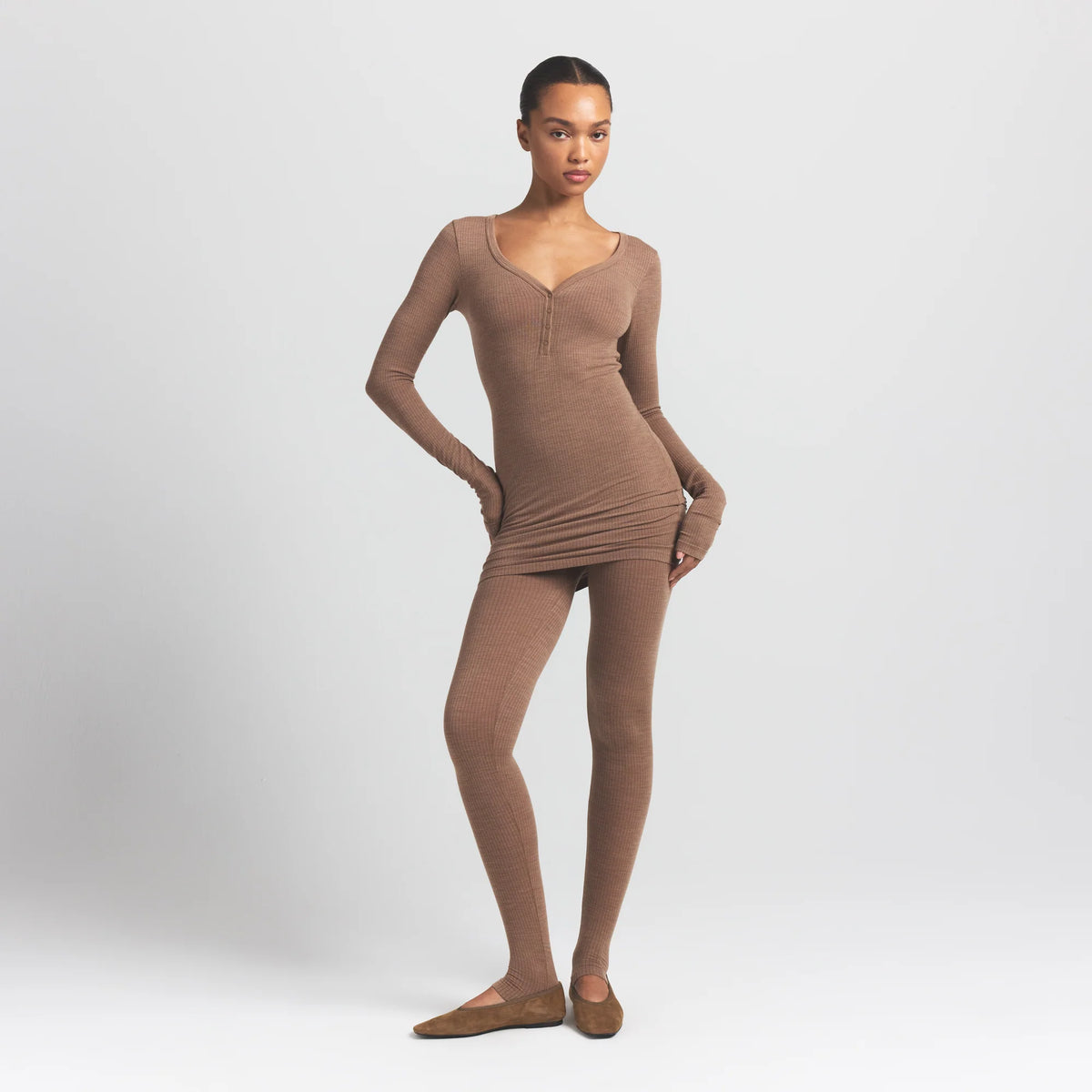 WOOL RIB HENLEY DRESS | SIENNA ON A MODEL FRONT VIEW S | FOCUS: 0.0, 1.0, 0.9