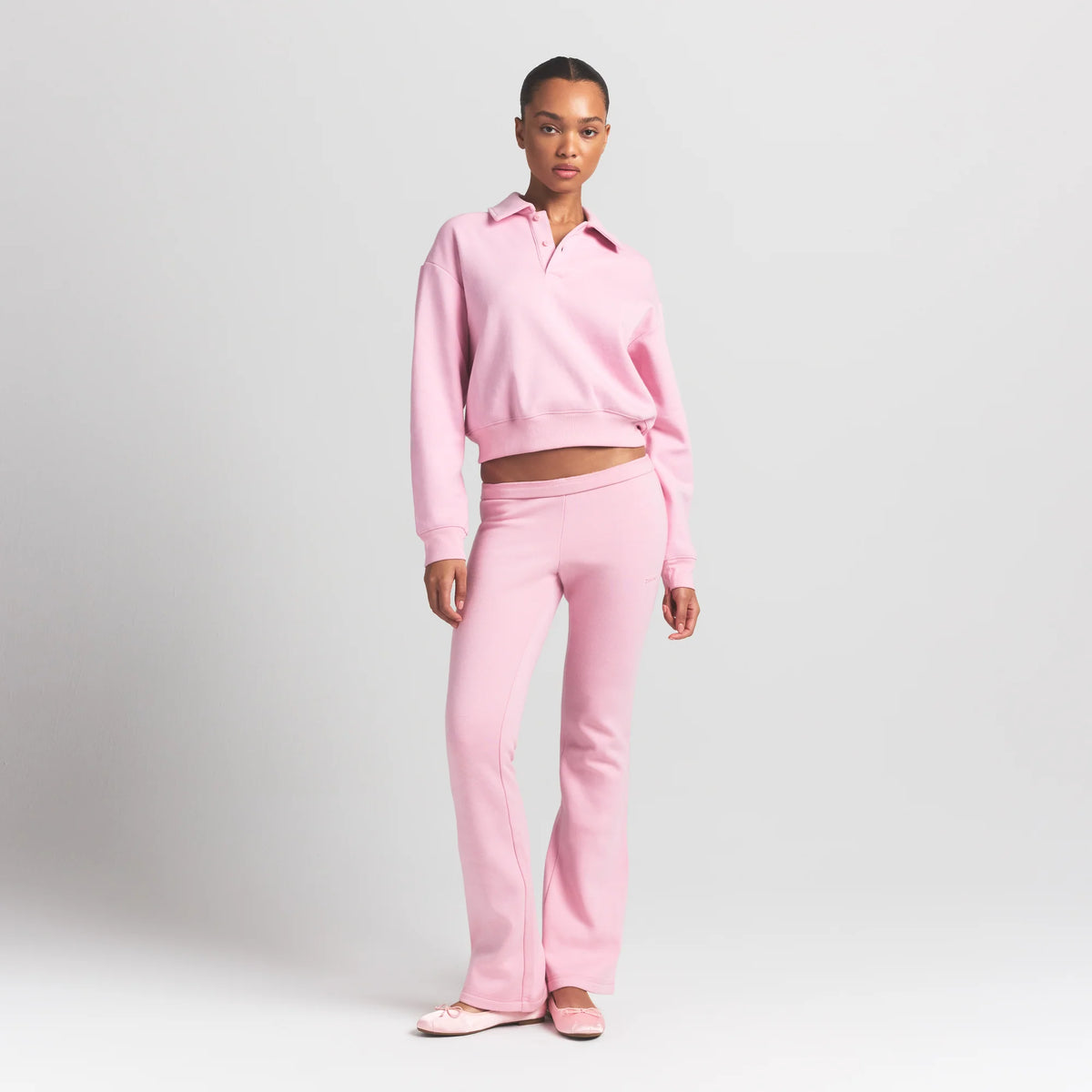 COTTON FLEECE POLO SWEATSHIRT | HALITE ON A MODEL FRONT VIEW S | FOCUS: 0.0, 1.0, 0.9
