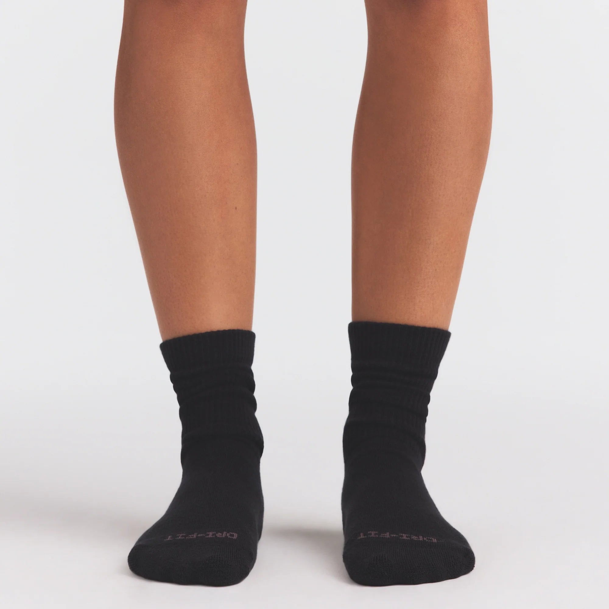 NikeSKIMS ACCESSORIES DRI-FIT? CREW SOCK 3-PACK | COBALT MULTI ON A MODEL SIDE VIEW @ | FOCUS: 0.0, 1.0, 0.9