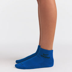 NikeSKIMS ACCESSORIES DRI-FIT? QUARTER CREW SOCK 3-PACK | COBALT MULTI ON A MODEL SIDE VIEW @ | FOCUS: 0.0, 1.0, 0.9