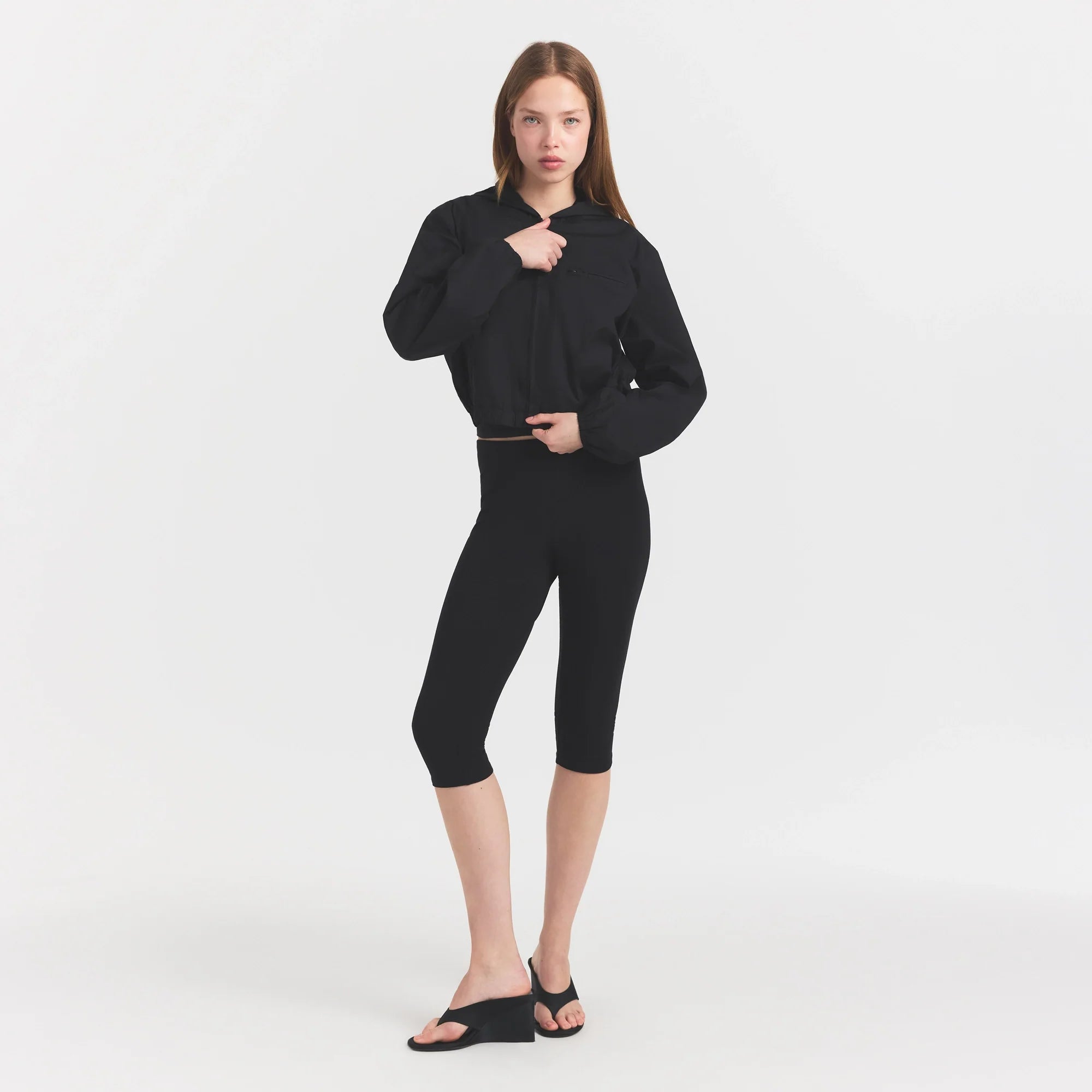 WOVEN COTTON CROPPED ZIP UP JACKET | ONYX ON A MODEL FRONT VIEW @ | FOCUS: 0.0, 1.0, 0.9