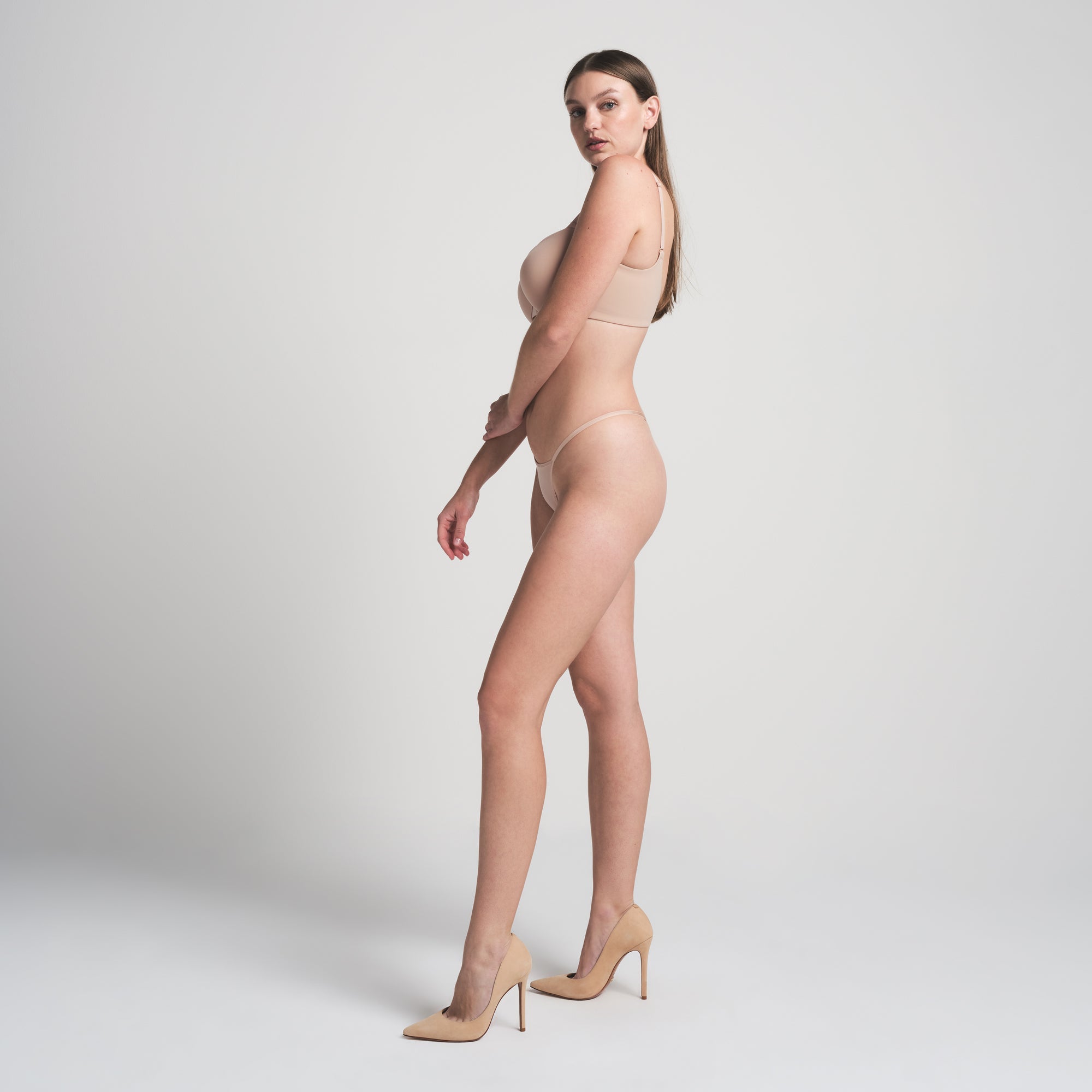 FITS EVERYBODY T-STRING THONG | MICA ON A MODEL SIDE VIEW | FOCUS: 0.0, 1.0, 0.9