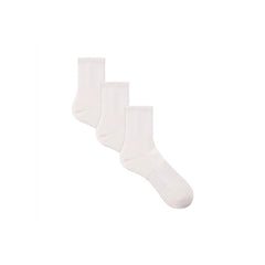 MENS QUARTER CREW SOCK 3-PACK | CHALK FLAT ON A WHITE BACKGROUND | FOCUS: 0.9, 0.1, 0.7