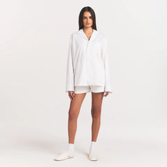 COTTON POPLIN SLEEP LONG SLEEVE AND BOXER SET | SNOW CONTRAST ON A MODEL FRONT VIEW @ | FOCUS: 0.0, 1.0, 0.9