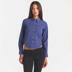 COTTON POPLIN SHRUNKEN BUTTON UP SHIRT | NAVY CHECK ON A MODEL | FOCUS: 0.0, 1.0, 0.9