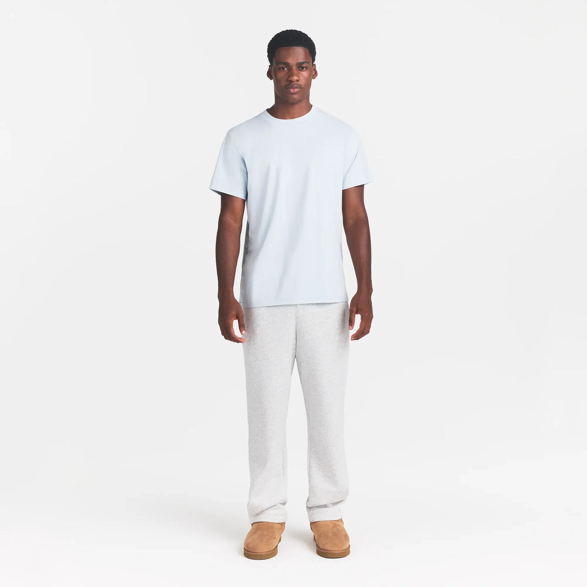 HEAVYWEIGHT COTTON MENS CLASSIC CREWNECK | ATMOSPHERE ON A MODEL FRONT VIEW @ | FOCUS: 0.0, 1.0, 0.9