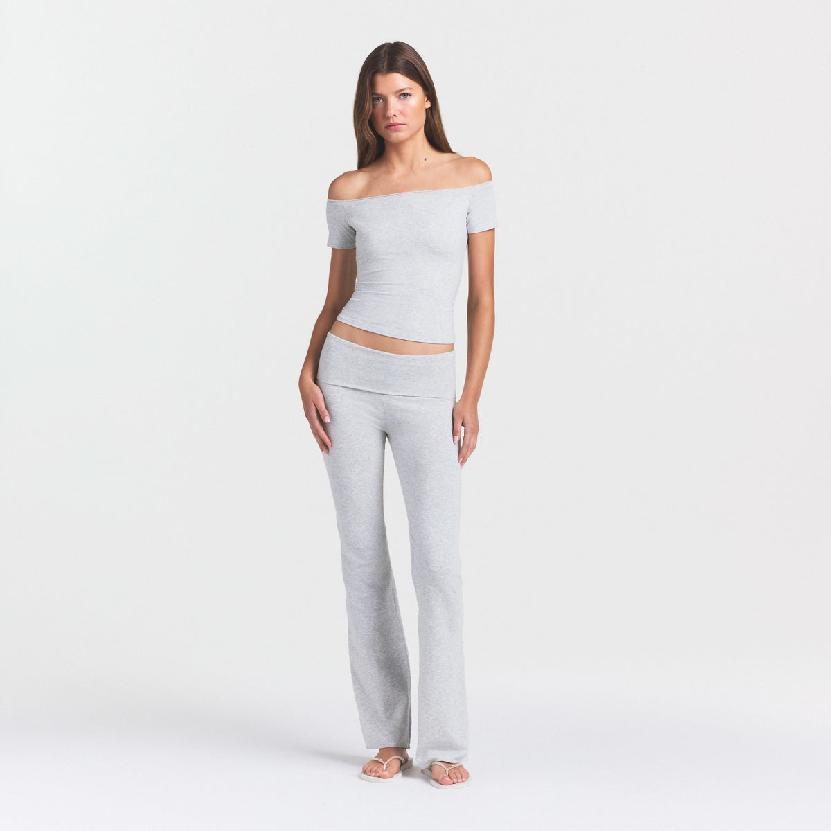 COTTON JERSEY OFF THE SHOULDER TOP | LIGHT HEATHER GREY ON A MODEL FRONT VIEW @ | FOCUS: 0.0, 1.0, 0.9