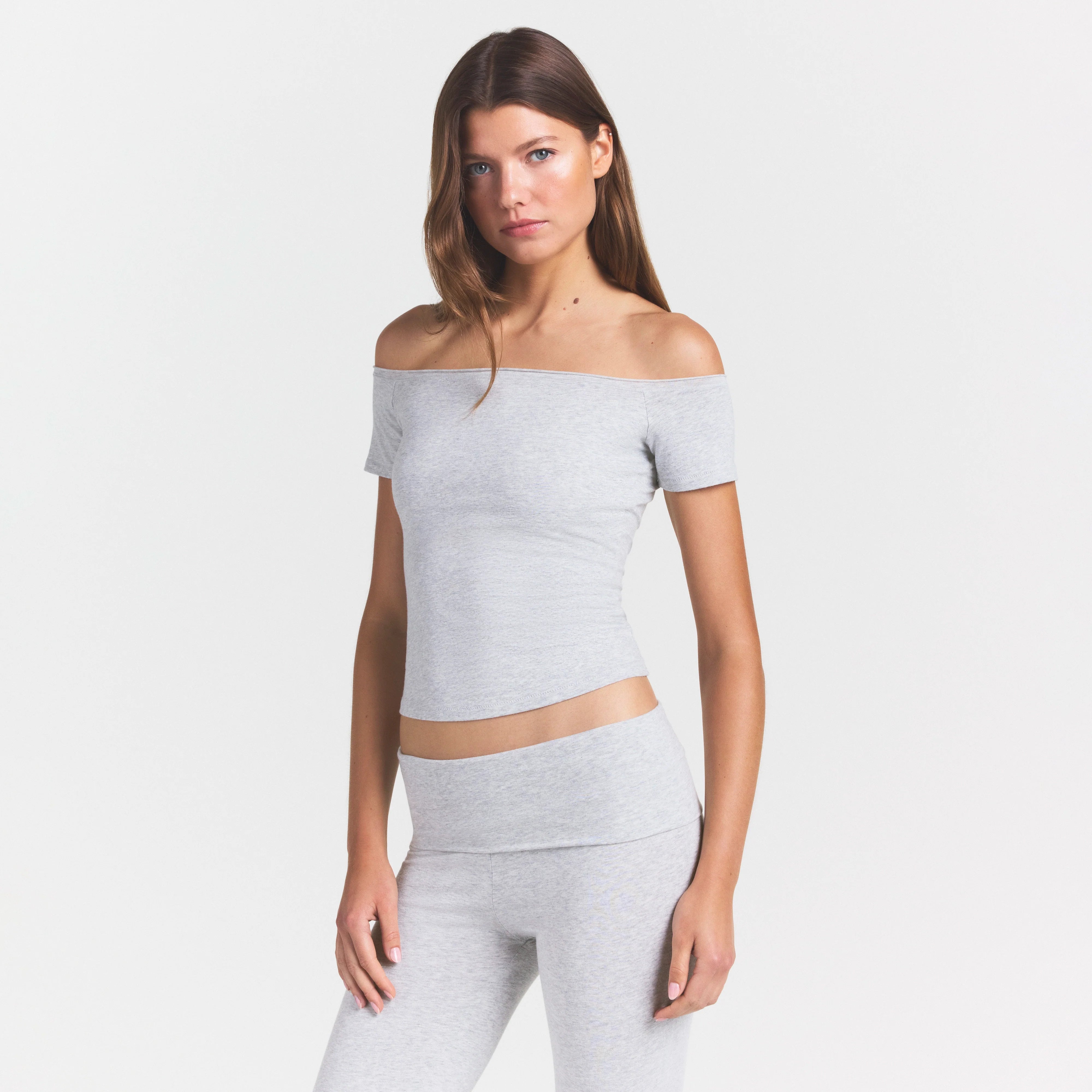 COTTON JERSEY OFF THE SHOULDER TOP | LIGHT HEATHER GREY ON A MODEL SIDE VIEW @ | FOCUS: 0.0, 1.0, 0.9