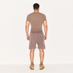FITS EVERYBODY MENS SLIM T-SHIRT | UMBER ON A MODEL BACK VIEW | FOCUS: 0.0, 1.0, 0.9